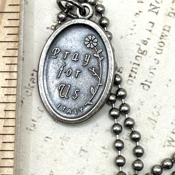 Vintage Old Silver Saint St Dymphna Crown and Sword Religious Medal Necklace - Picture 9 of 9